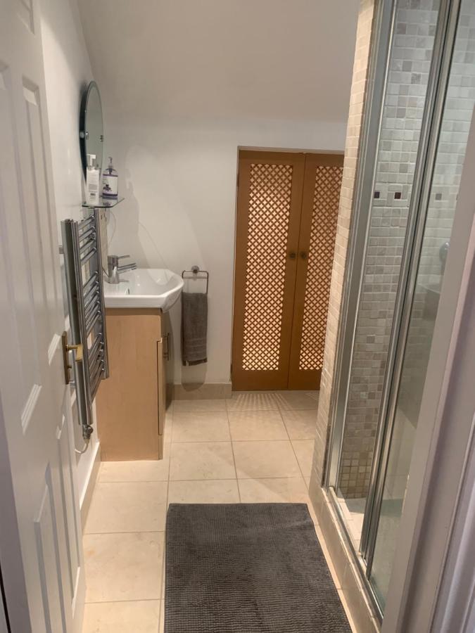 Cozy 1 Bedroom Basement Flat London Ngoại thất bức ảnh